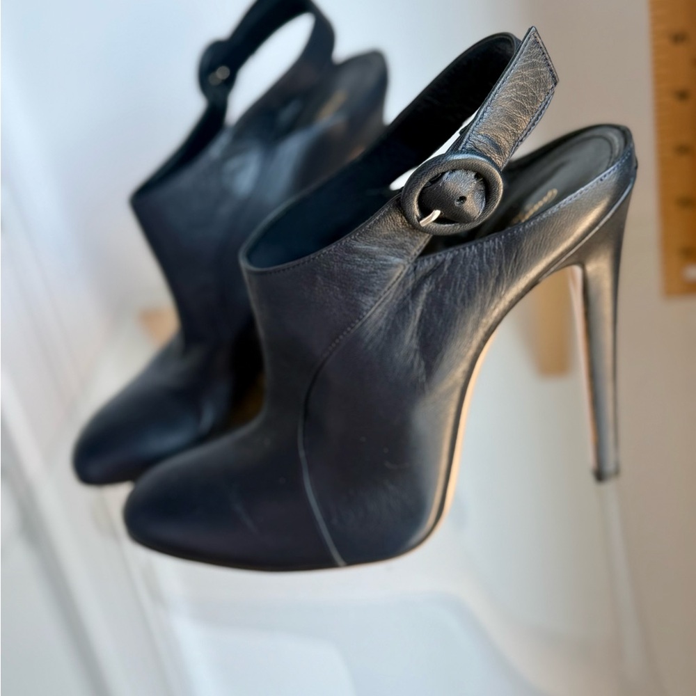 RARE Gianvito Rossi for Altuzarra navy sling back stilettos sz 9 or 9.5 / UK 40